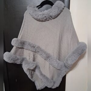 Moda Light Gray Poncho with Faux Fur Trim